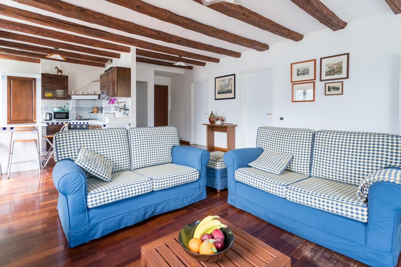 Una Terrazza Da Sogno By Rent All Como Apartment Carate Urio ภายนอก รูปภาพ